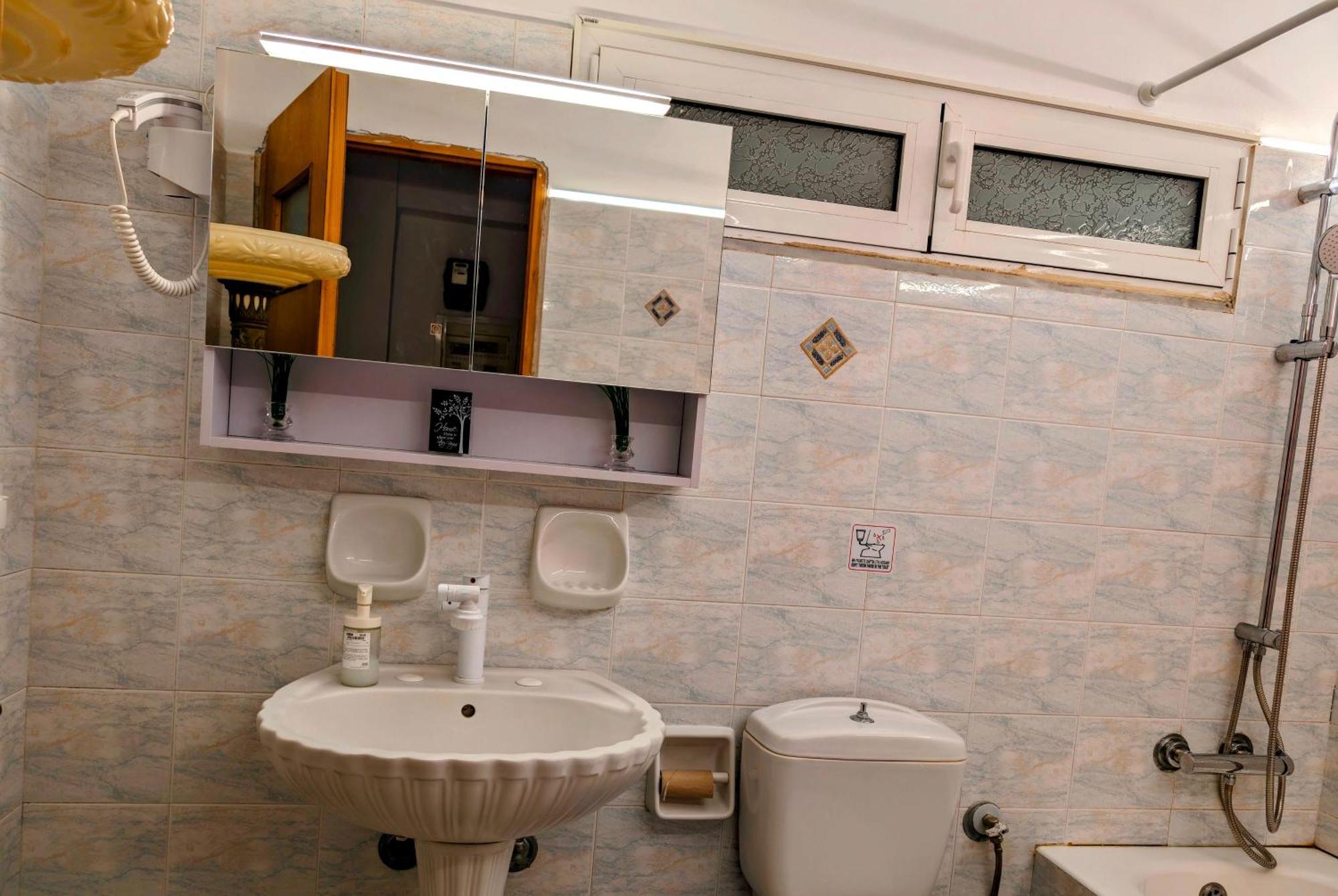 Lazarus Apartments Monemvasía Екстериор снимка