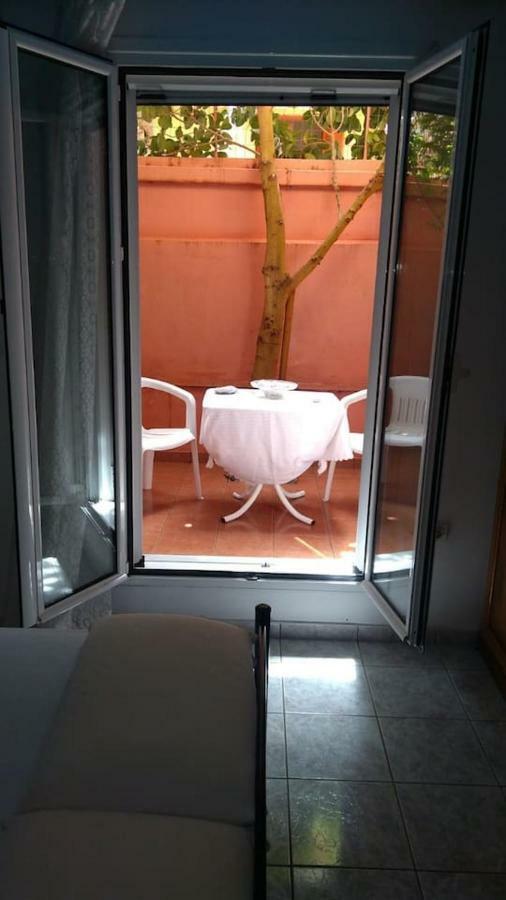Lazarus Apartments Monemvasía Екстериор снимка